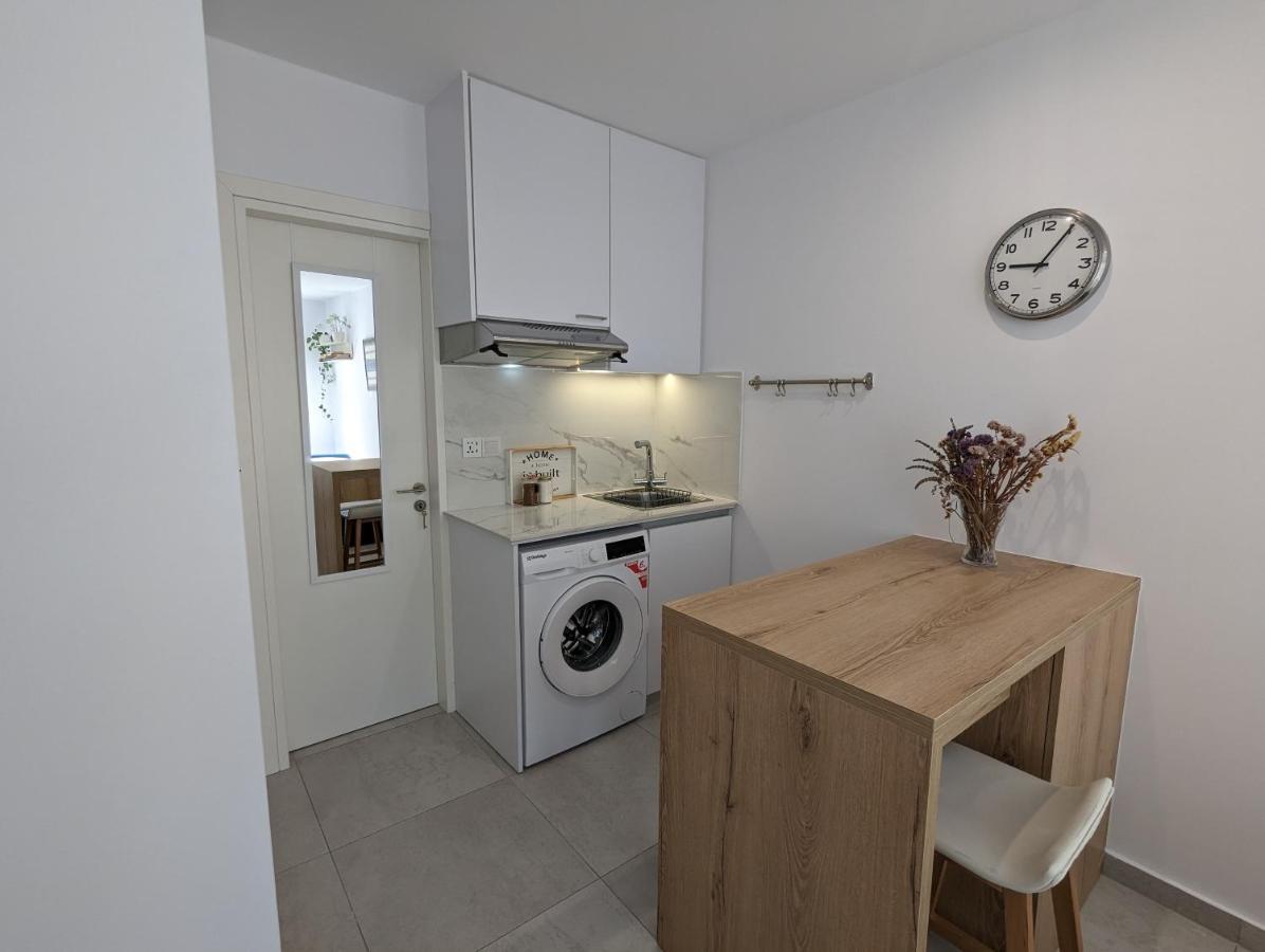 Modern & Cozy Studio W/ Backyard Near City Center Limassol Exterior photo